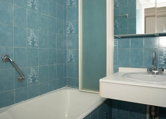 Location T2 Au Lavandou, Et Parking Prive, Pour 4 Pers - Fr-1-803-47 아파트 *