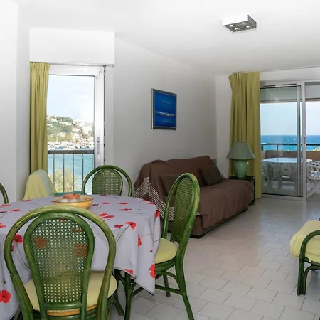 Location T2 Au Lavandou, Et Parking Prive, Pour 4 Pers Apartment Le Lavandou