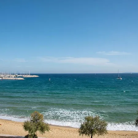 Apartment Location T2 Au Lavandou, Et Parking Prive, Pour 4 Pers *