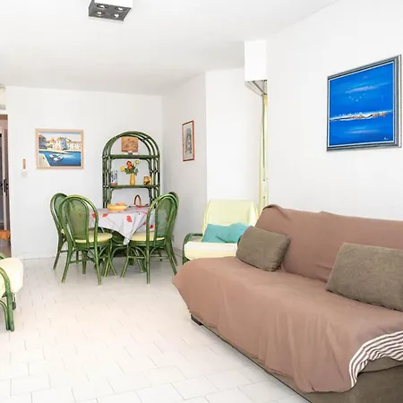 Location T2 Au Lavandou, Et Parking Prive, Pour 4 Pers Apartment *