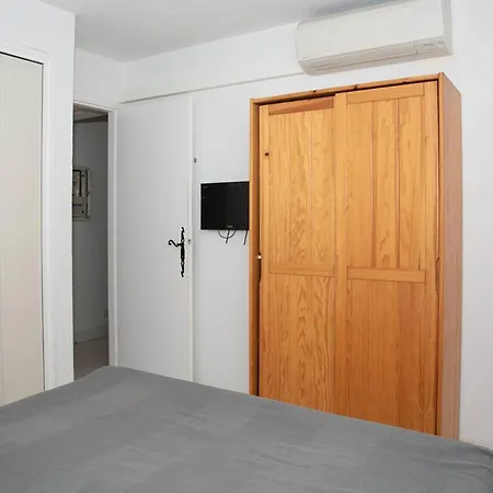 아파트 Location T2 Au Lavandou, Et Parking Prive, Pour 4 Pers - Fr-1-803-47